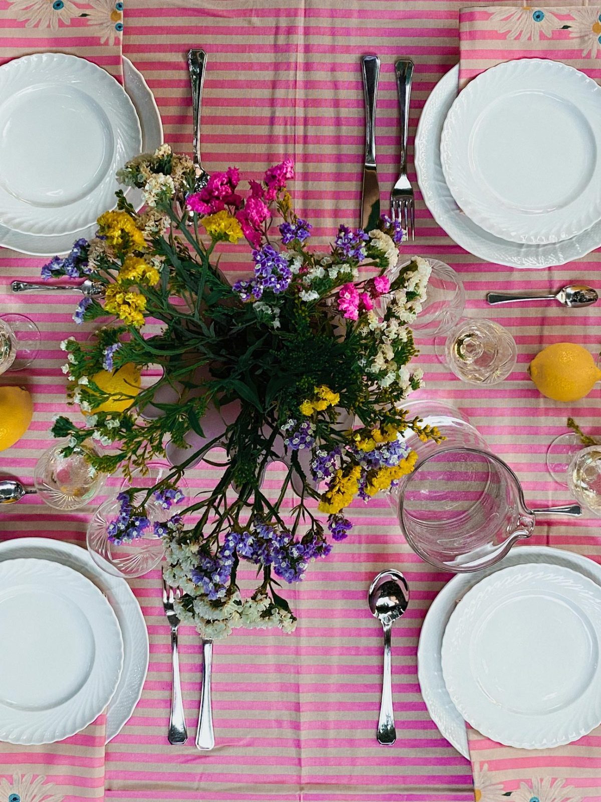 casa_henrietta_table_dressing